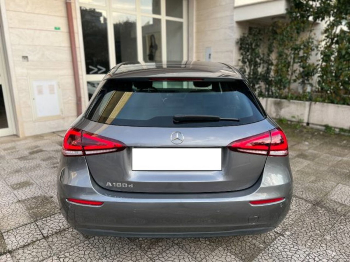 Mercedes-Benz Classe A Sedan 180 d Automatic 4p. Business (8)