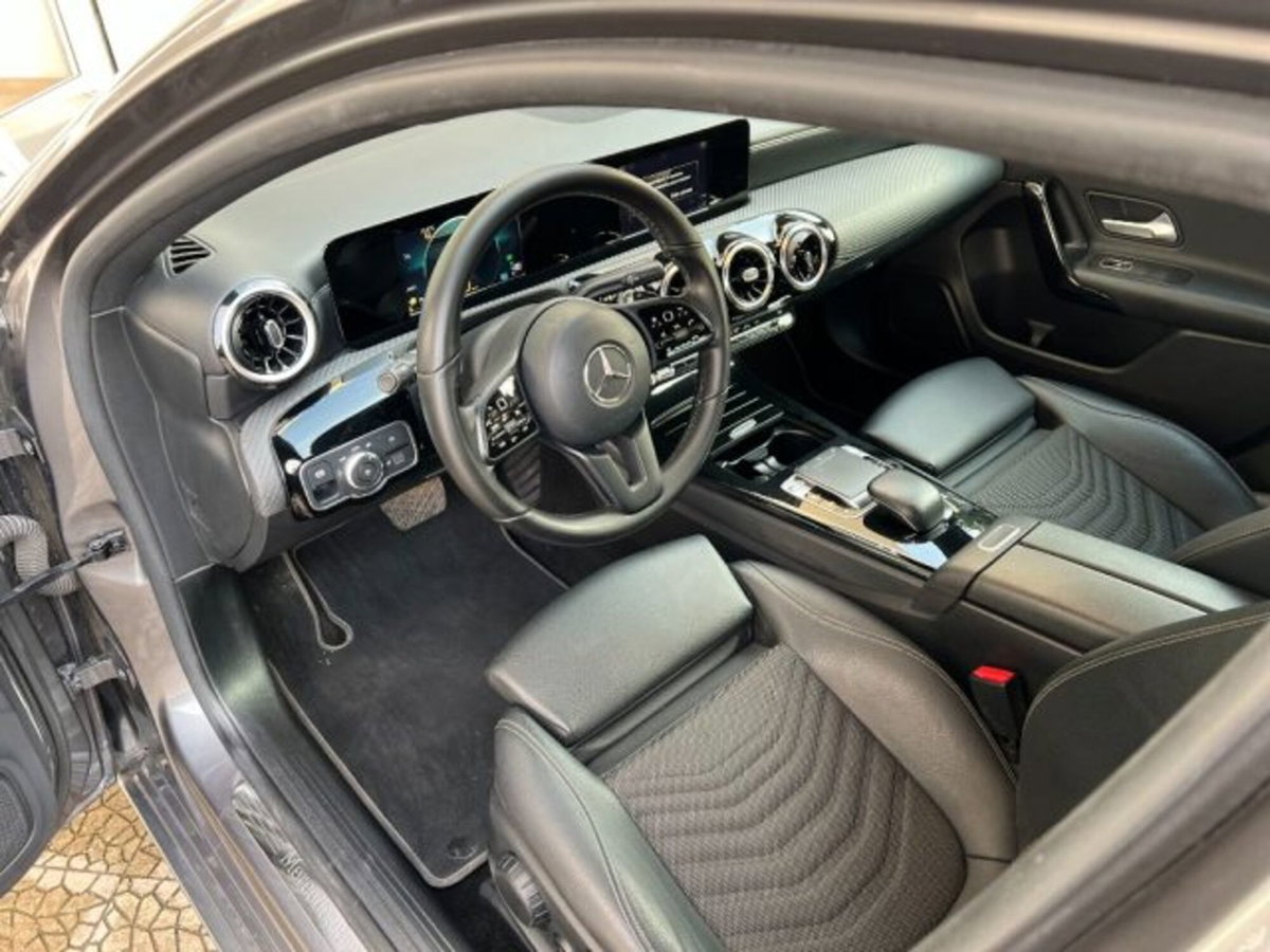 Mercedes-Benz Classe A Sedan 180 d Automatic 4p. Business (9)