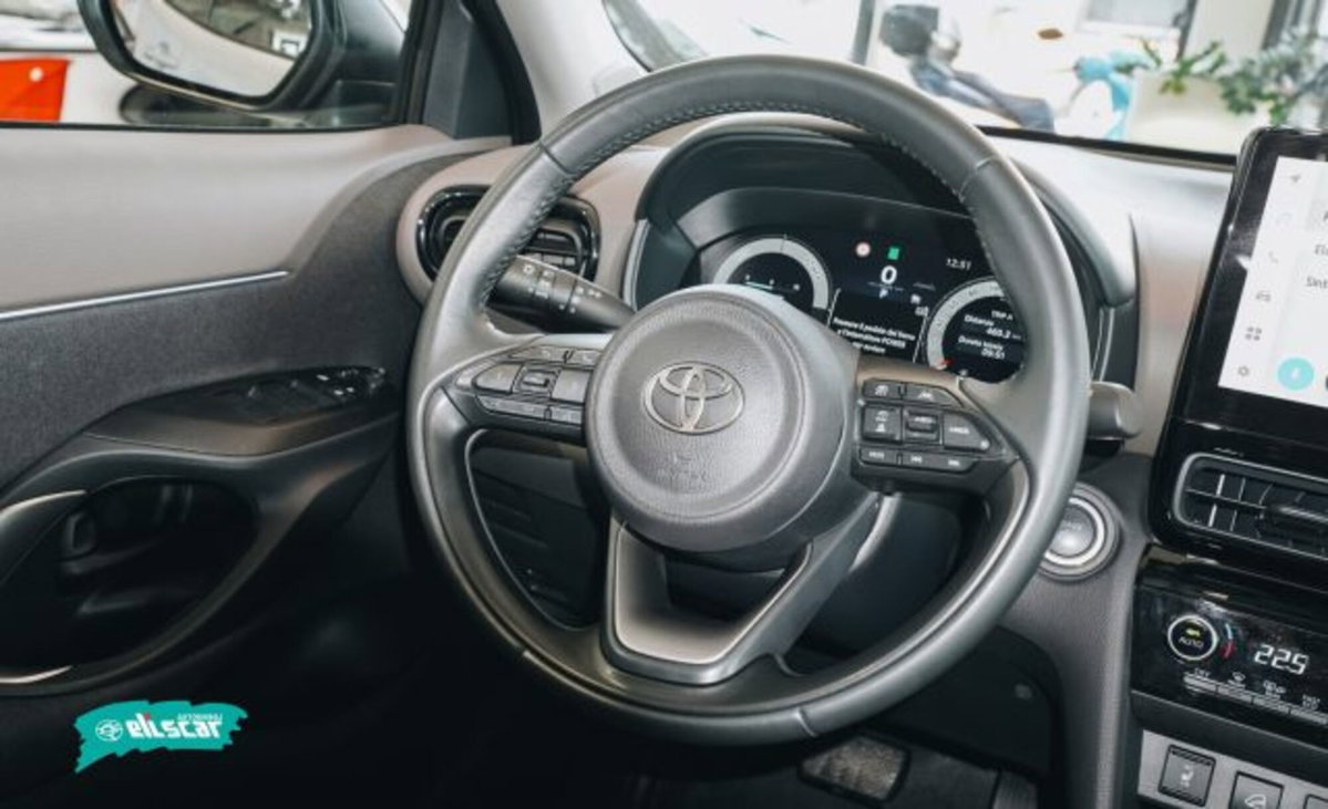 Toyota Yaris Cross 1.5 Hybrid 5p. E-CVT AWD-i Lounge (10)