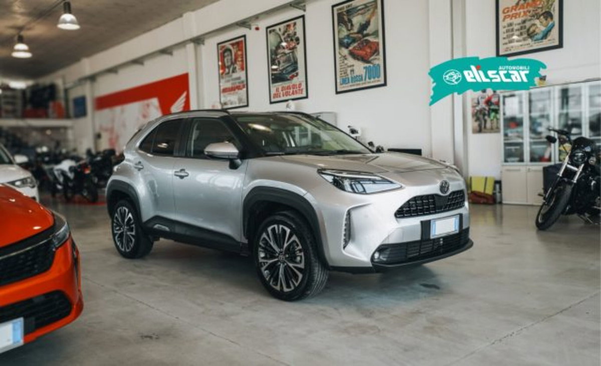 Toyota Yaris Cross 1.5 Hybrid 5p. E-CVT AWD-i Lounge (3)