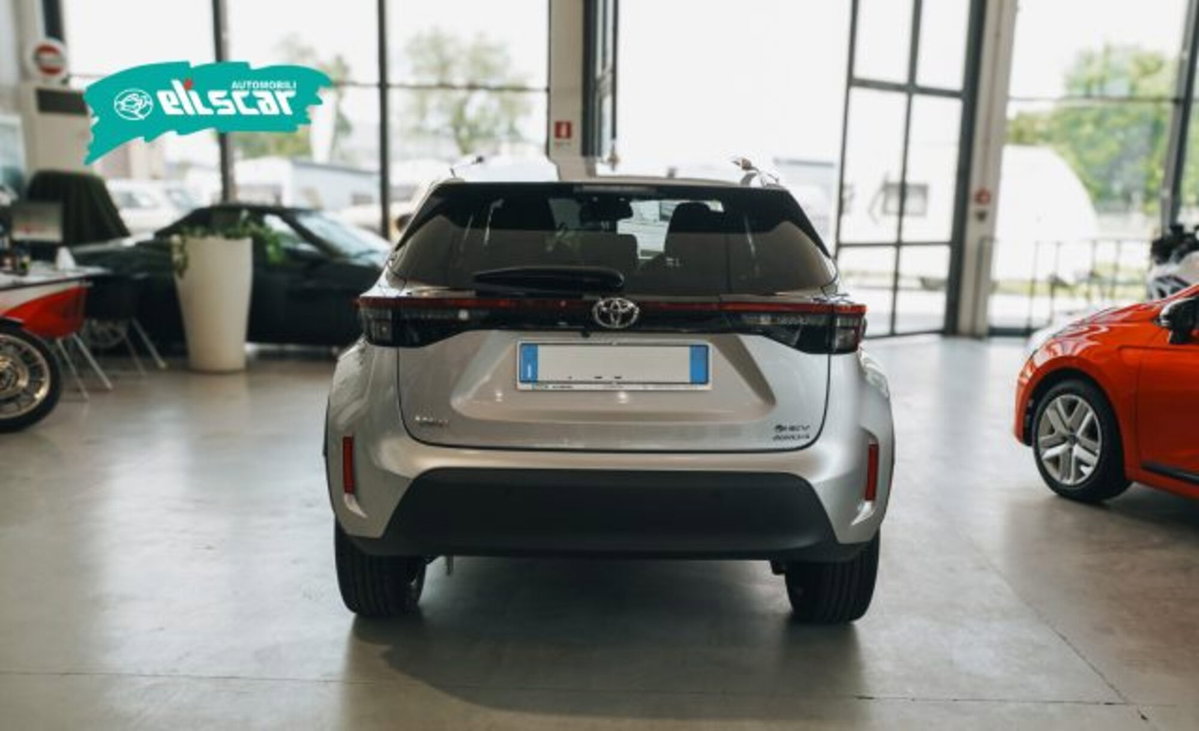 Toyota Yaris Cross 1.5 Hybrid 5p. E-CVT AWD-i Lounge (5)