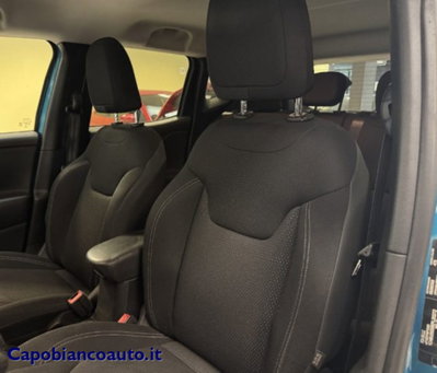 Jeep Renegade 1.3 T4 DDCT Business (14)