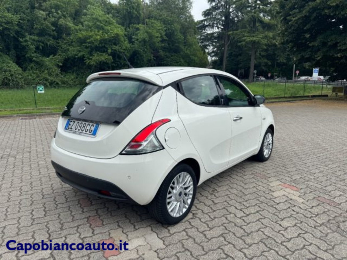 Lancia Ypsilon 1.3 MJT 16V 95 CV 5 porte S&S Gold (4)