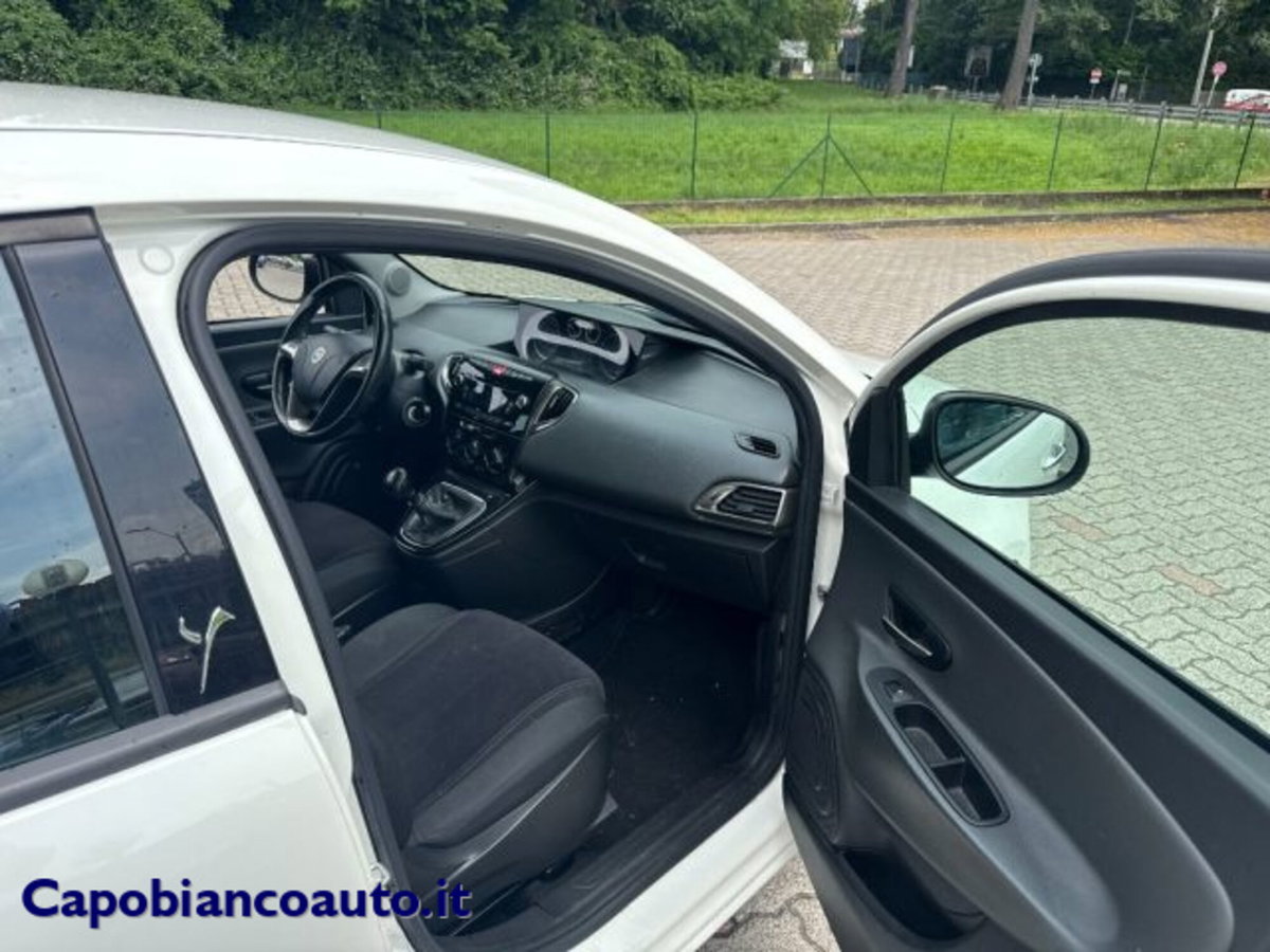 Lancia Ypsilon 1.3 MJT 16V 95 CV 5 porte S&S Gold (8)