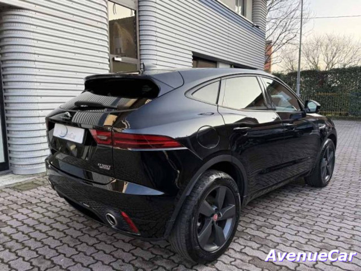 Jaguar E-Pace 2.0D 180 CV AWD R-Dynamic (6)