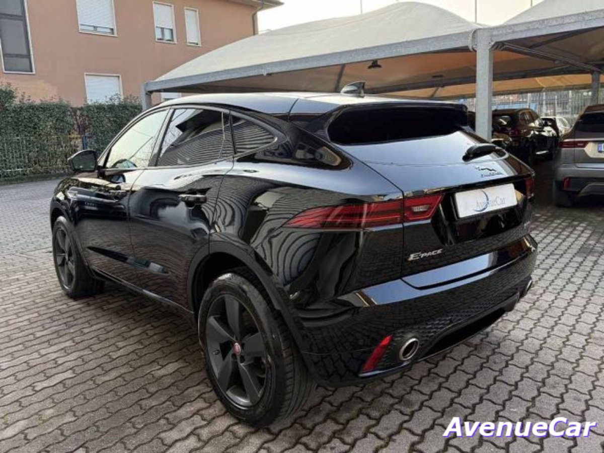 Jaguar E-Pace 2.0D 180 CV AWD R-Dynamic (8)
