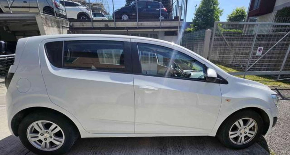 Chevrolet Aveo 1.2 86CV 5 porte LTZ (8)
