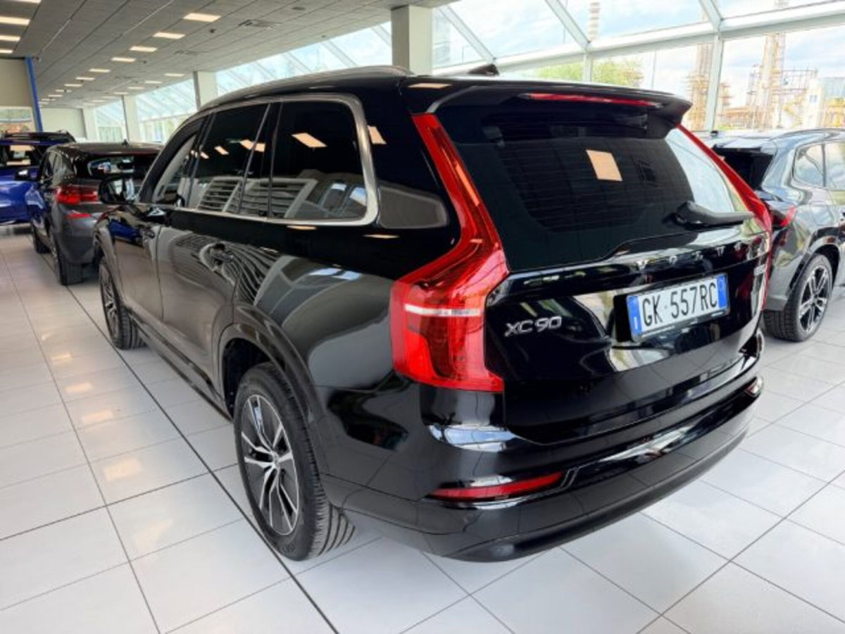 Volvo XC90 B5 (d) AWD automatico 7 posti Core (2)