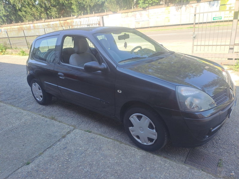 Renault Clio Storia 1.2 16V 5 porte Dynamique