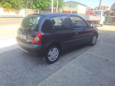 Renault Clio Storia 1.2 16V 5 porte Dynamique (2)