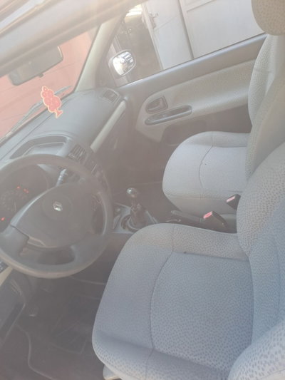 Renault Clio Storia 1.2 16V 5 porte Dynamique (5)