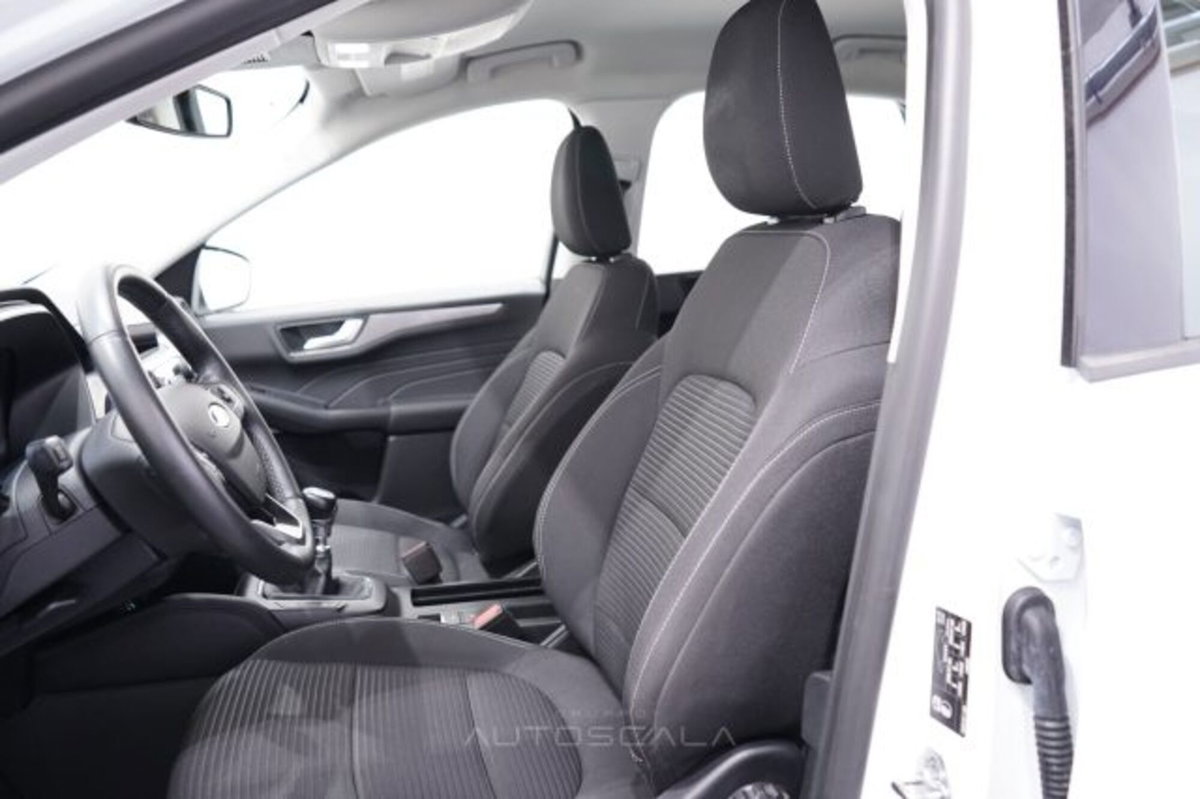 Ford Kuga 2.0 EcoBlue Hybrid 150 CV 2WD Titanium (11)