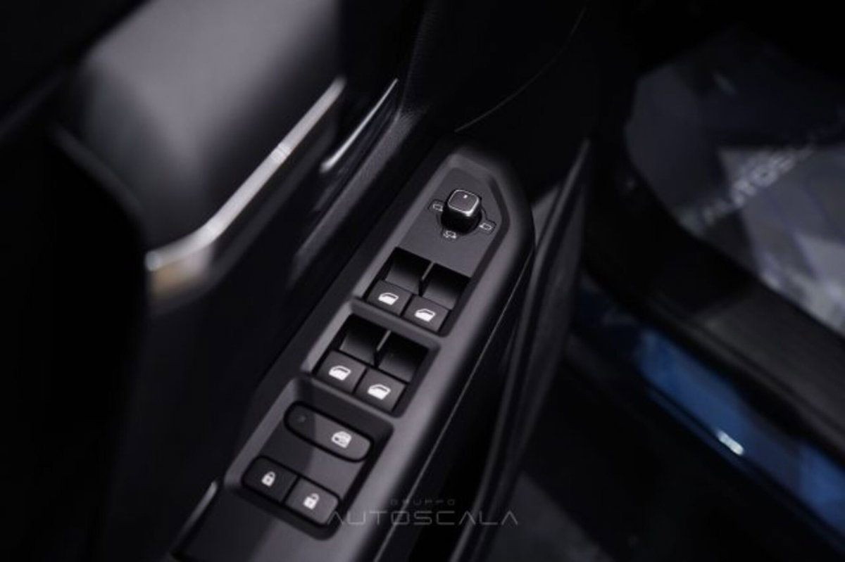 Jeep Compass 1.2 turbo e-hybrid mhev First Edition fwd 145cv edct6 (10)