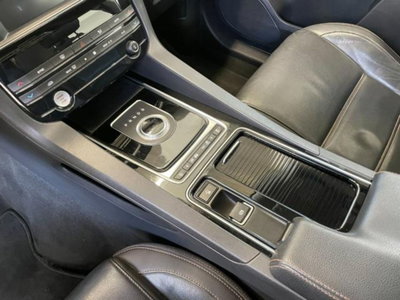 Jaguar F-Pace 2.0 D 180 CV AWD aut. Prestige (16)