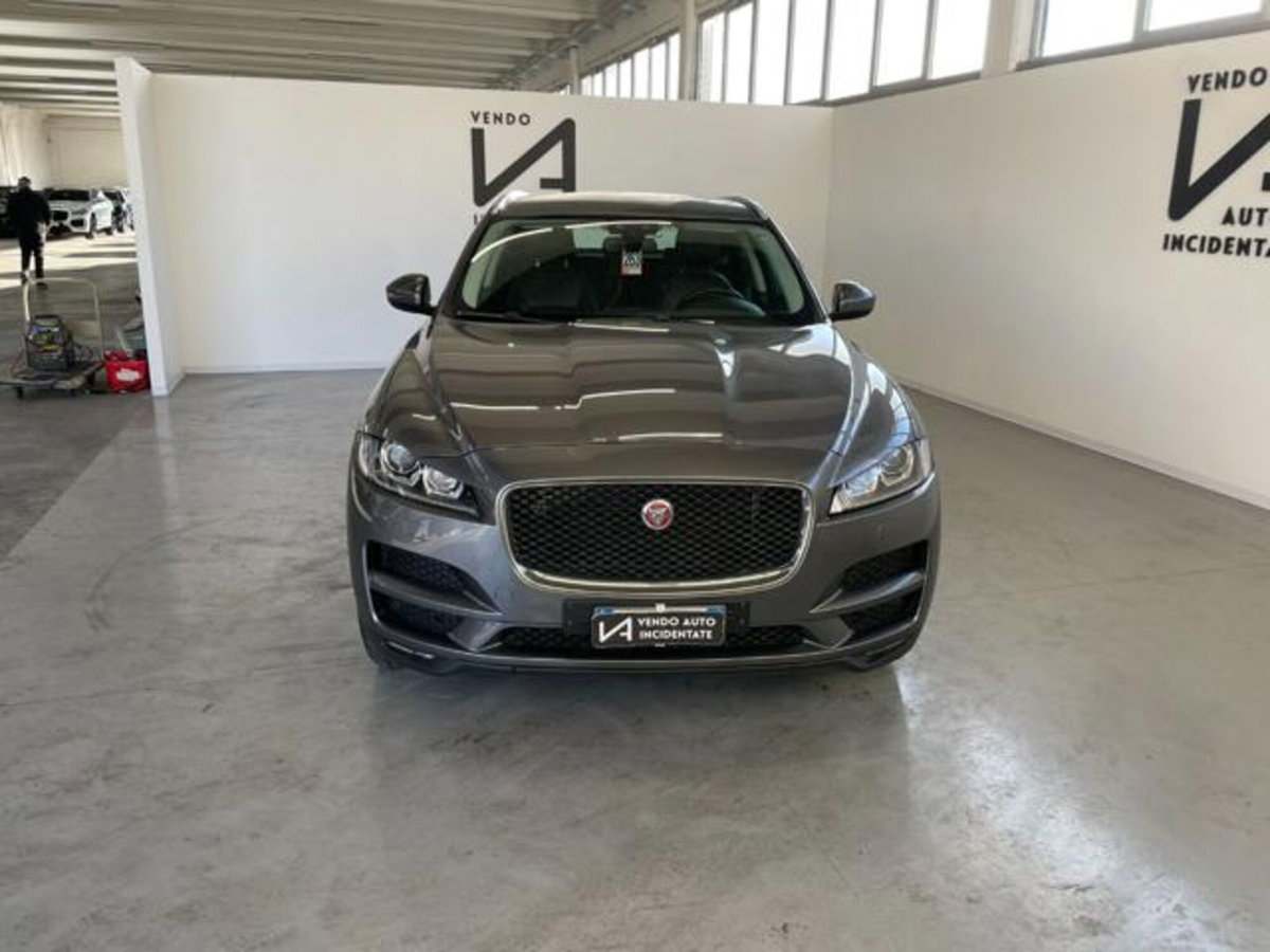 Jaguar F-Pace 2.0 D 180 CV AWD aut. Prestige (2)