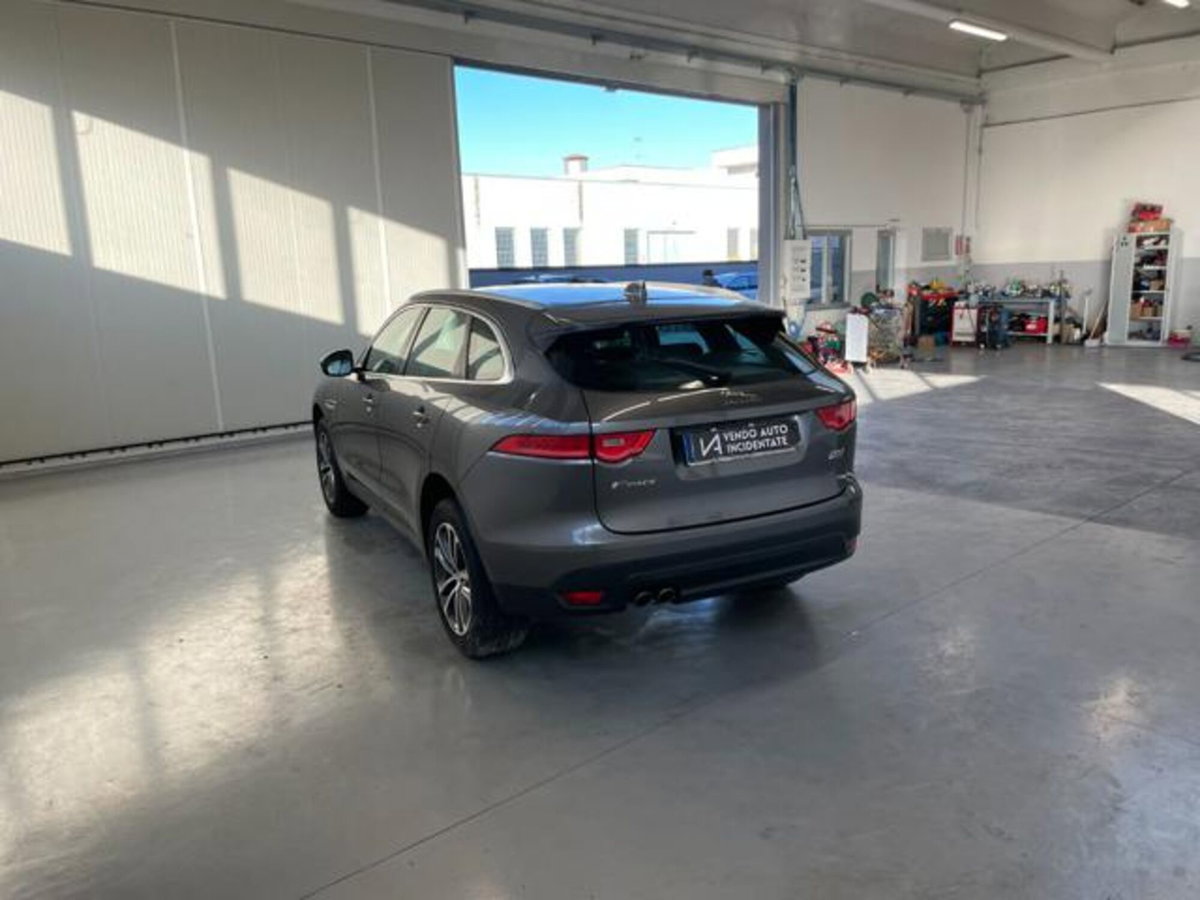 Jaguar F-Pace 2.0 D 180 CV AWD aut. Prestige (5)