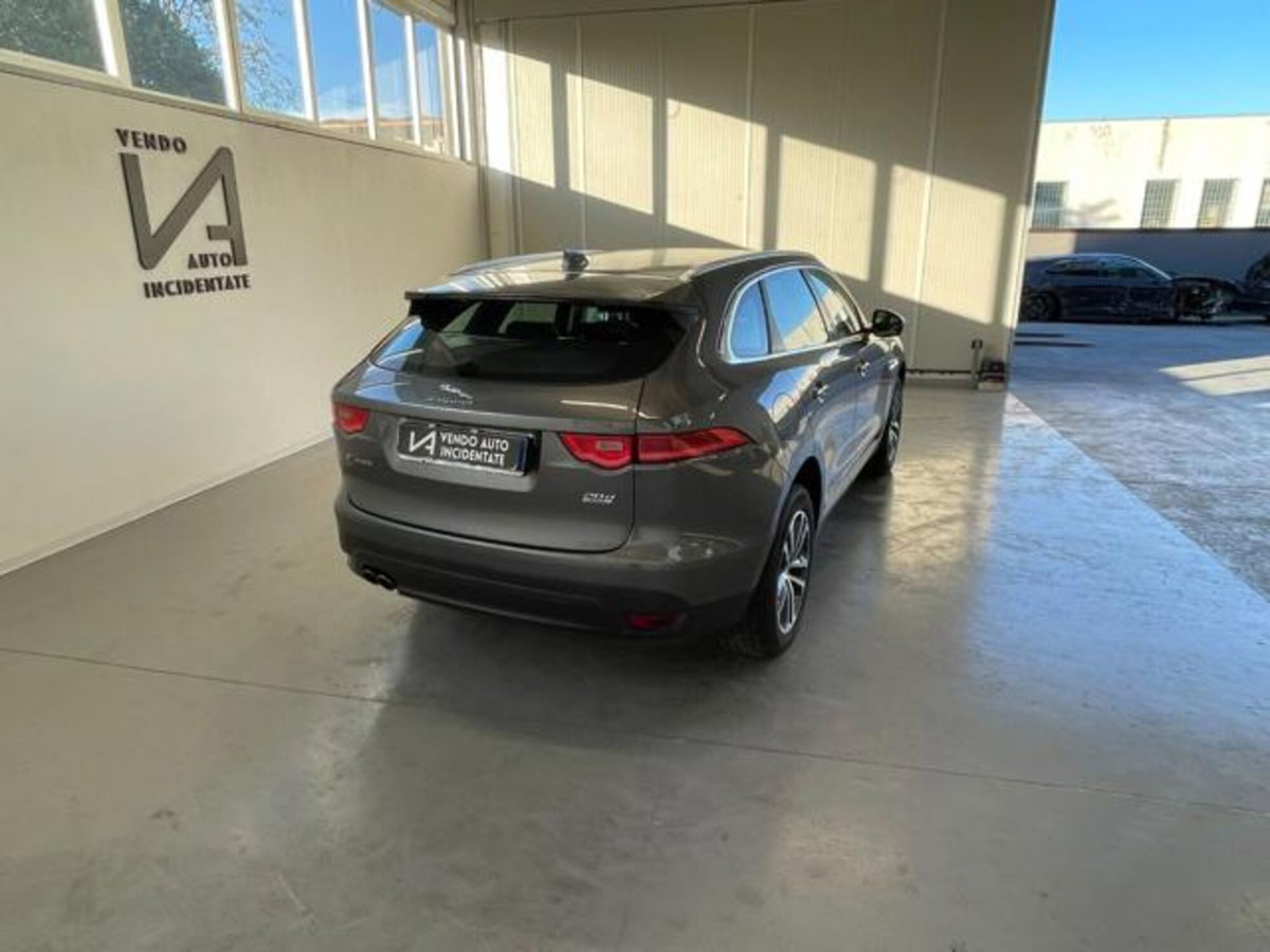 Jaguar F-Pace 2.0 D 180 CV AWD aut. Prestige (7)
