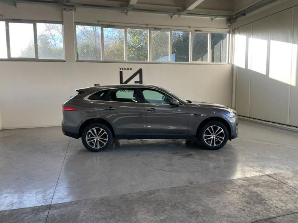 Jaguar F-Pace 2.0 D 180 CV AWD aut. Prestige (8)