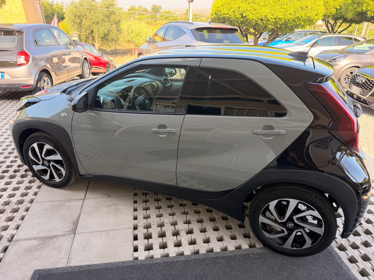 Toyota Aygo X 1.0 VVT-i 72 CV 5p. Undercover S-CVT (10)