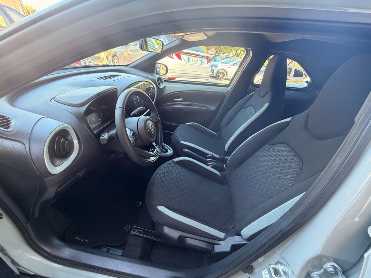 Toyota Aygo X 1.0 VVT-i 72 CV 5p. Undercover S-CVT (14)