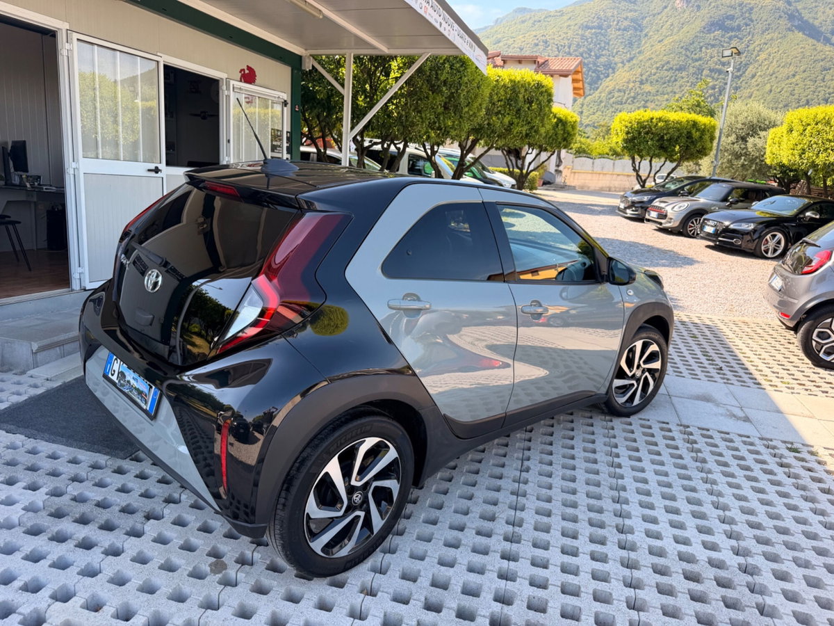 Toyota Aygo X 1.0 VVT-i 72 CV 5p. Undercover S-CVT (2)