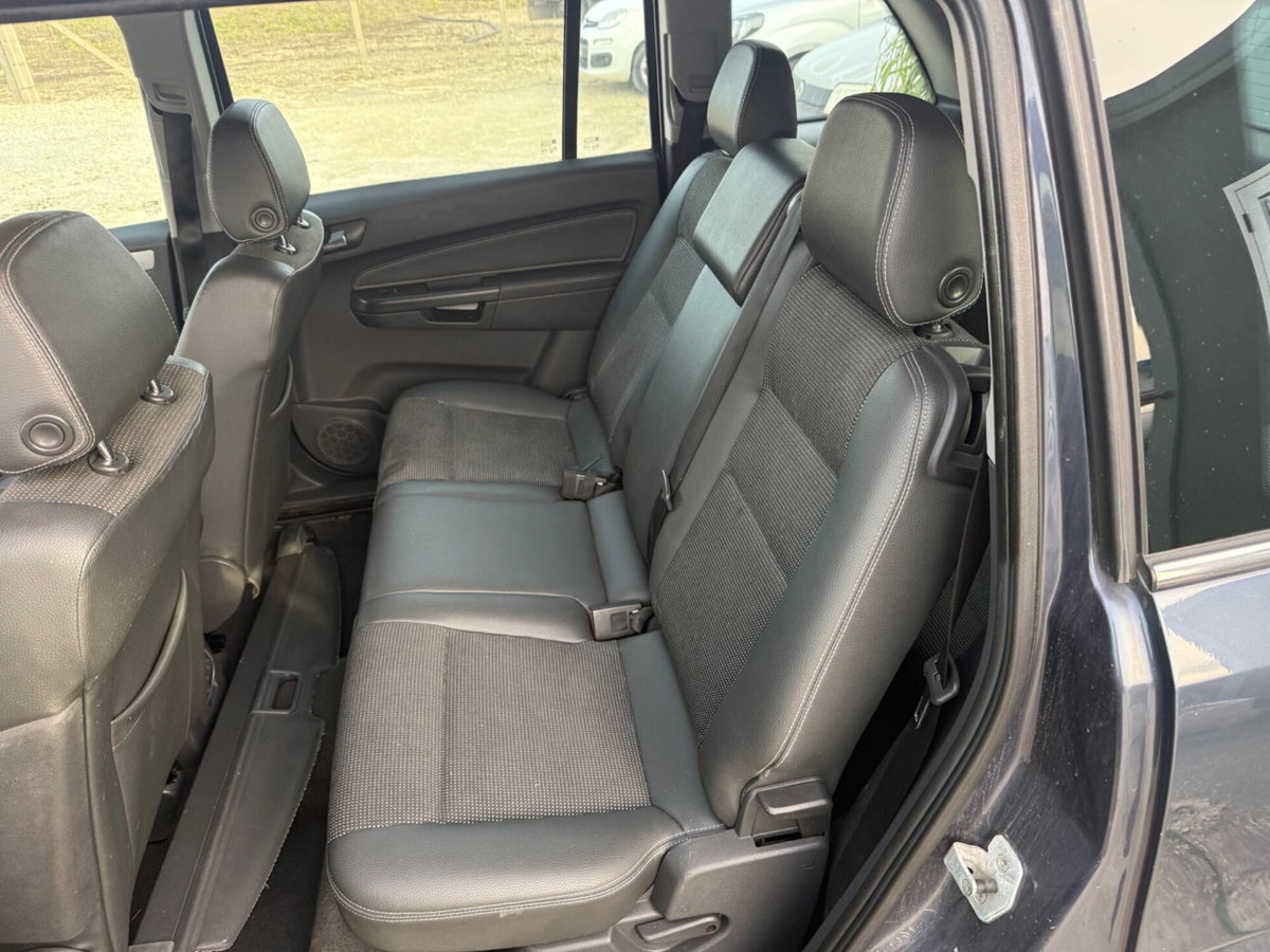 Opel Zafira 1.9 CDTI 120CV Cosmo (19)