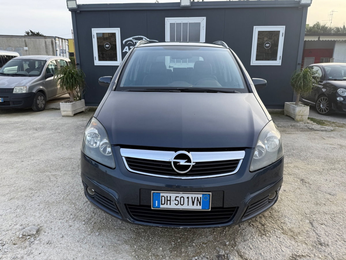 Opel Zafira 1.9 CDTI 120CV Cosmo (2)