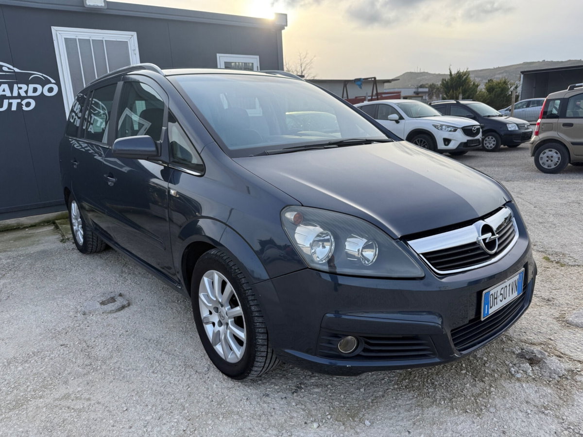 Opel Zafira 1.9 CDTI 120CV Cosmo (3)