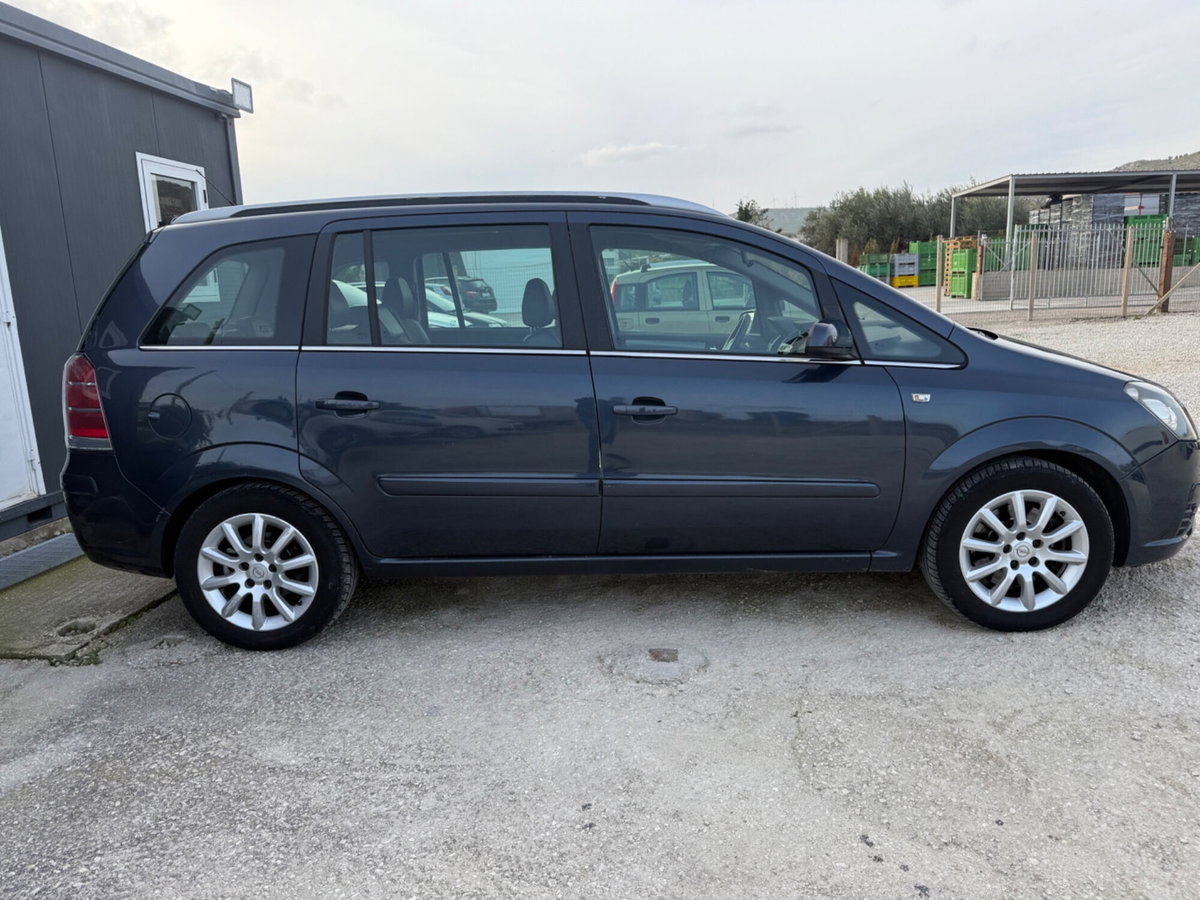 Opel Zafira 1.9 CDTI 120CV Cosmo (4)