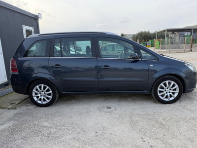 Opel Zafira 1.9 CDTI 120CV Cosmo (4)