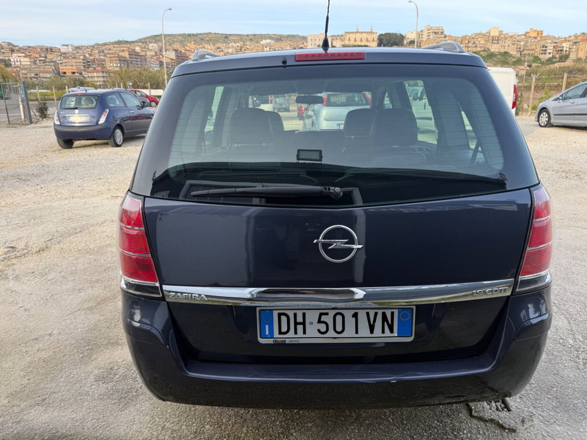 Opel Zafira 1.9 CDTI 120CV Cosmo (6)