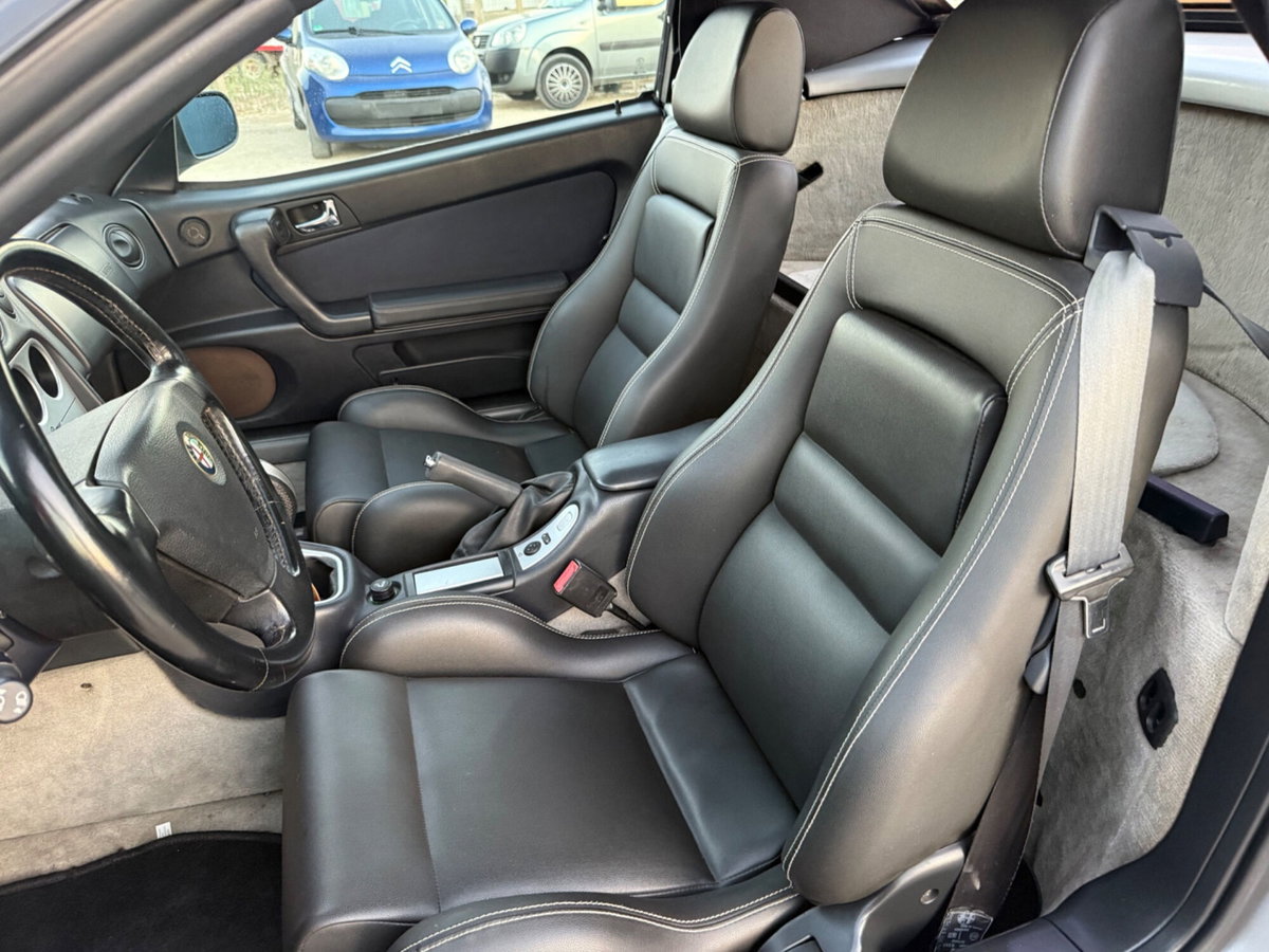 Alfa Romeo Gtv 2.0i 16V Twin Spark cat L (17)