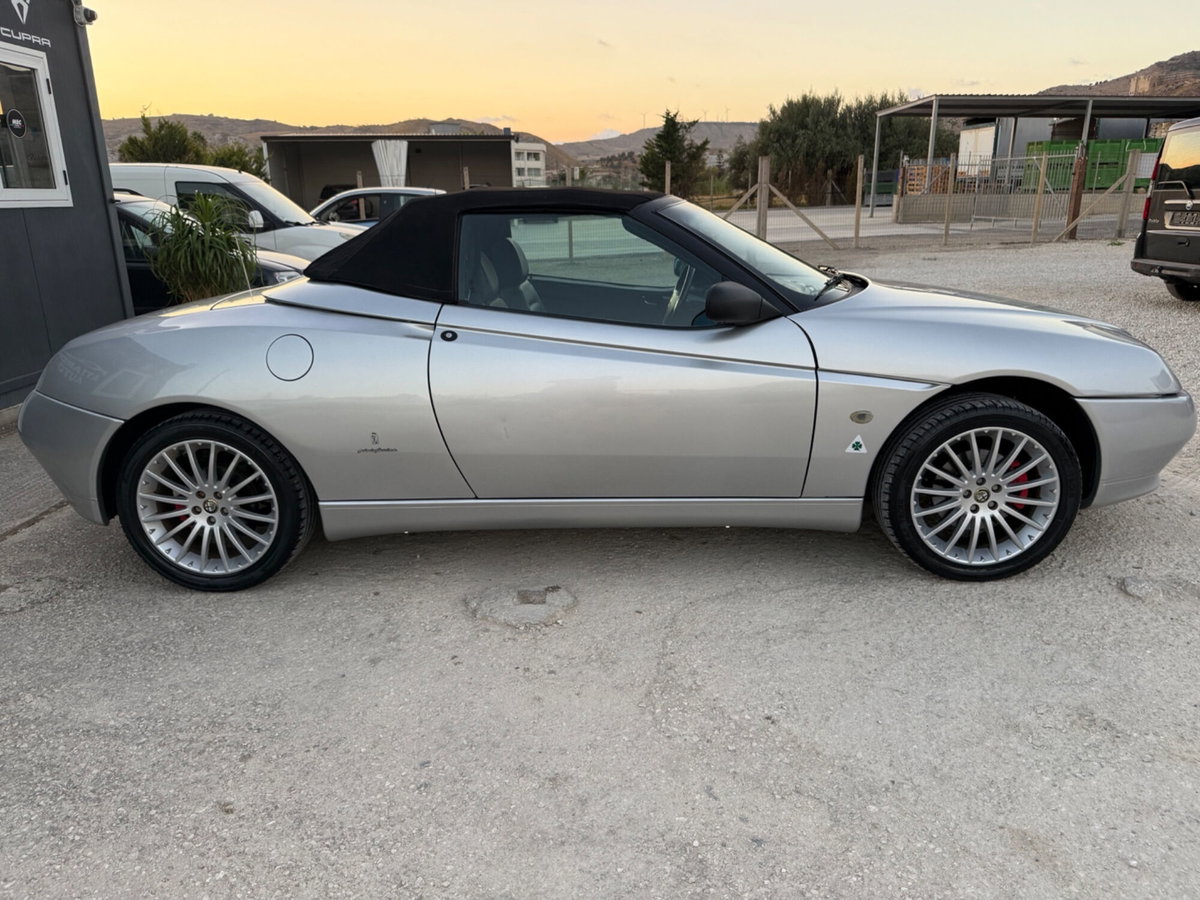 Alfa Romeo Gtv 2.0i 16V Twin Spark cat L (4)