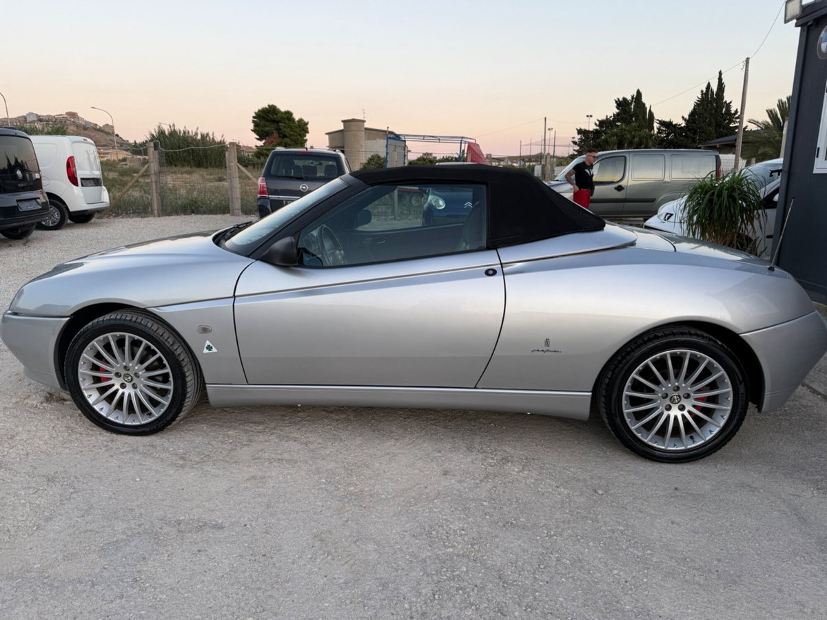 Alfa Romeo Gtv 2.0i 16V Twin Spark cat L (8)