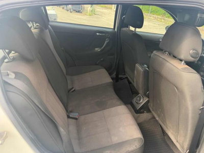 Alfa Romeo 147 1.9 JTD (120) 5 porte Progression (11)