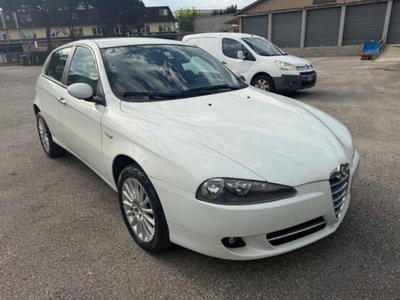 Alfa Romeo 147 1.9 JTD (120) 5 porte Progression (13)