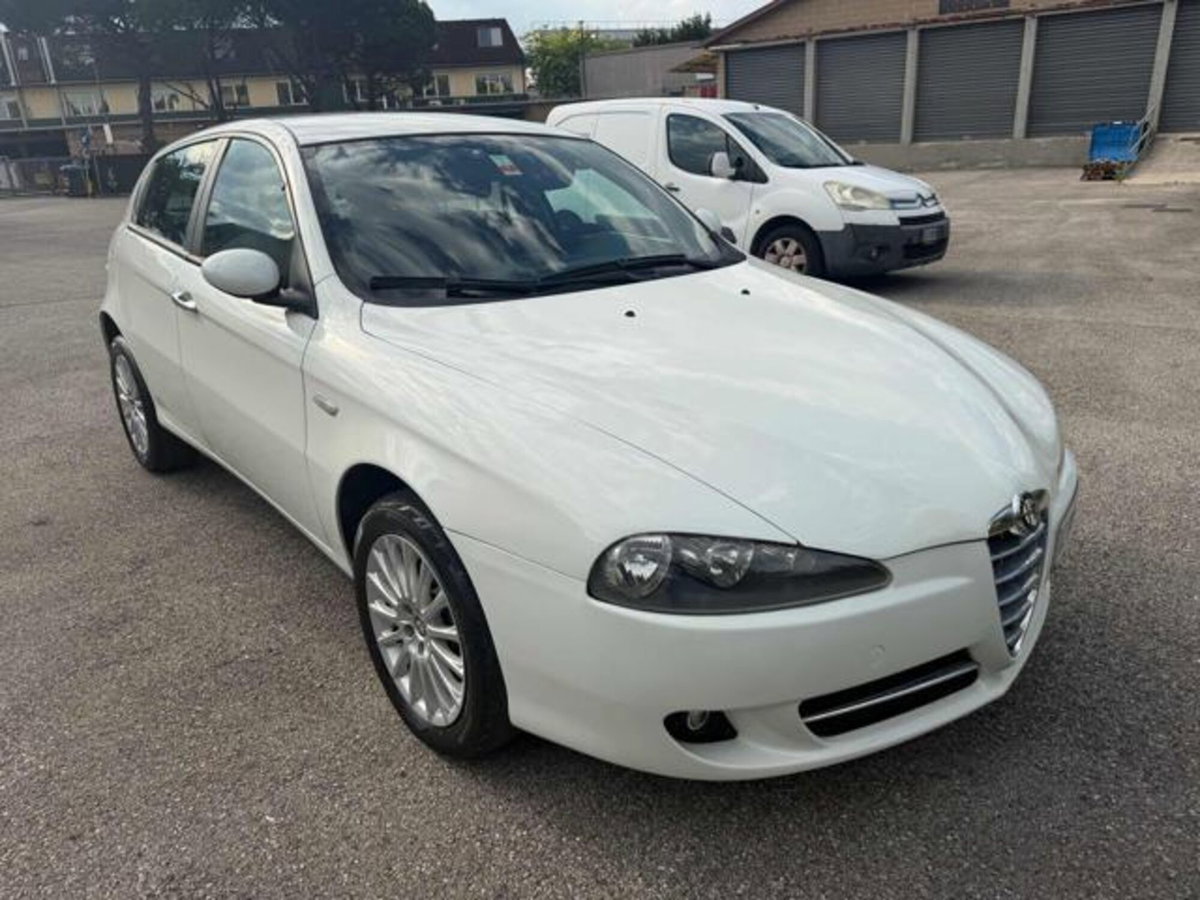 Alfa Romeo 147 1.9 JTD (120) 5 porte Progression (15)