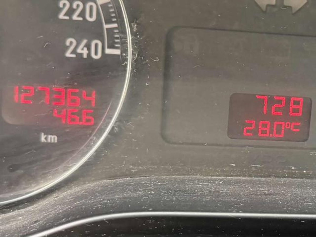 Alfa Romeo 147 1.9 JTD (120) 5 porte Progression (17)