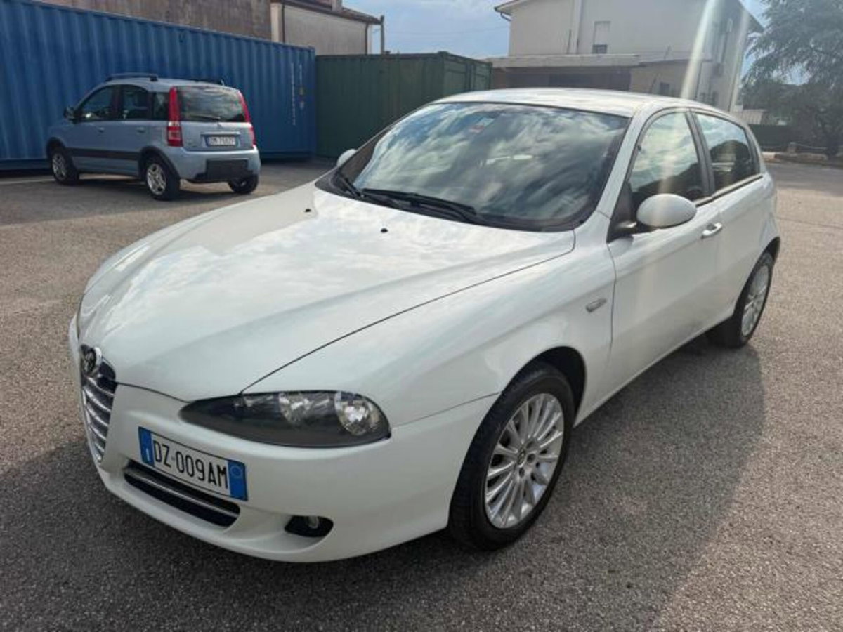 Alfa Romeo 147 1.9 JTD (120) 5 porte Progression (18)