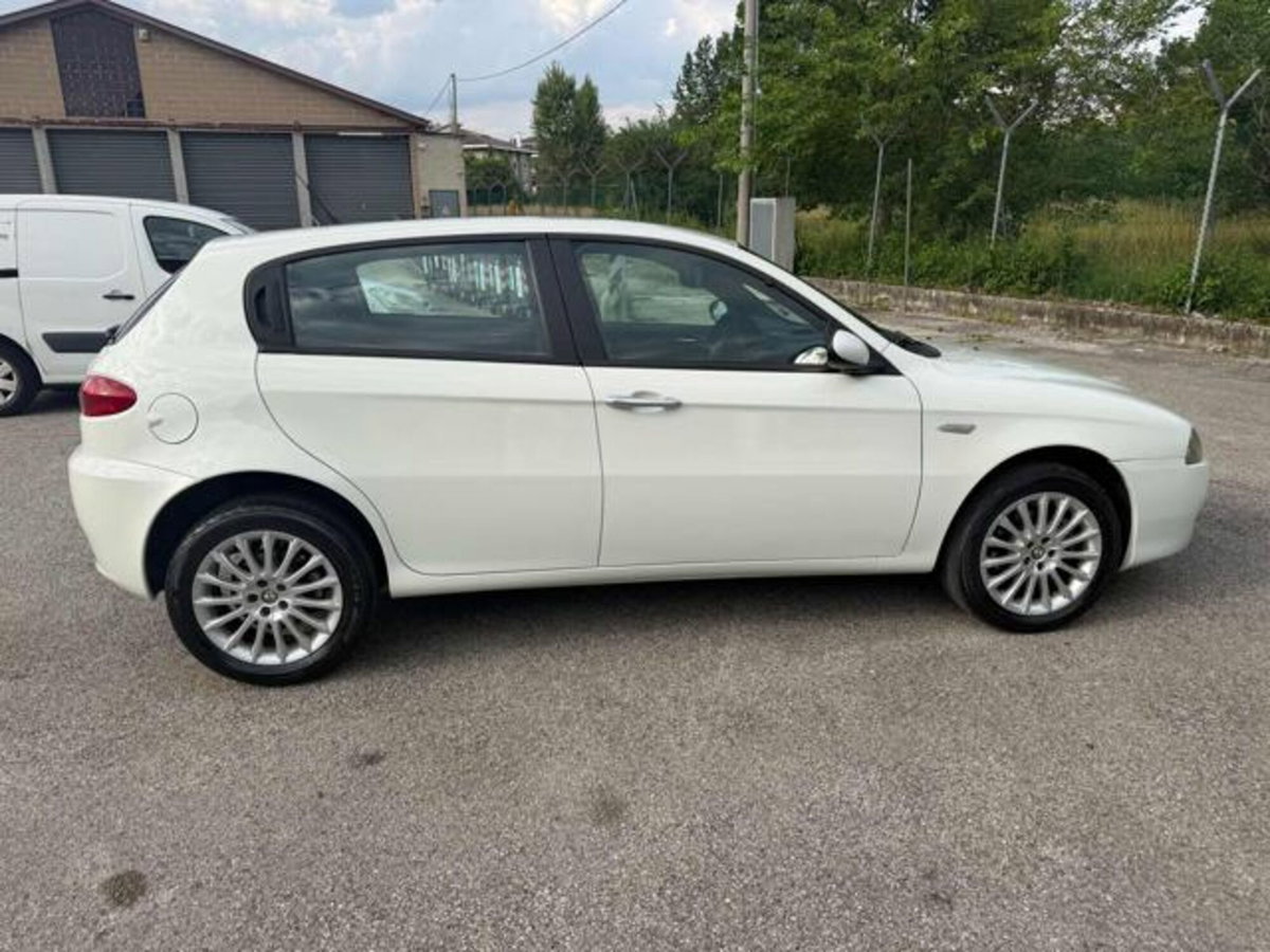 Alfa Romeo 147 1.9 JTD (120) 5 porte Progression (6)