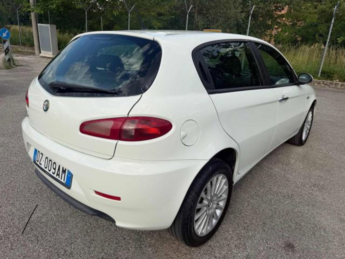 Alfa Romeo 147 1.9 JTD (120) 5 porte Progression (7)