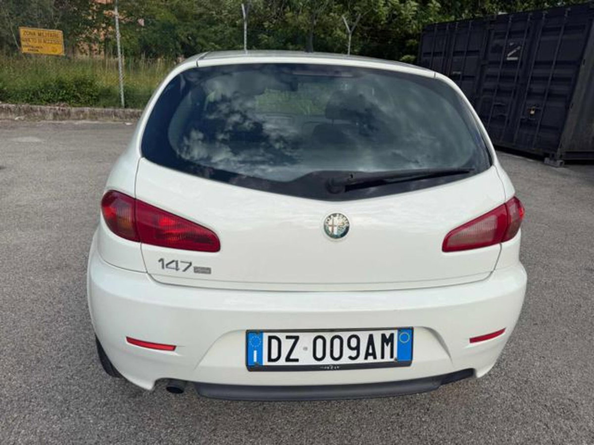 Alfa Romeo 147 1.9 JTD (120) 5 porte Progression (8)