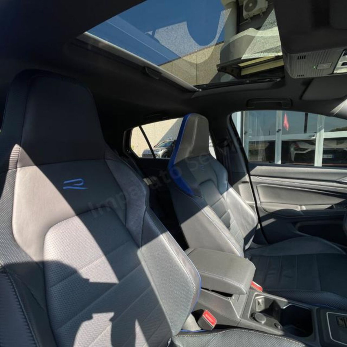 Volkswagen Golf 2.0 TSI R DSG 4Motion (18)
