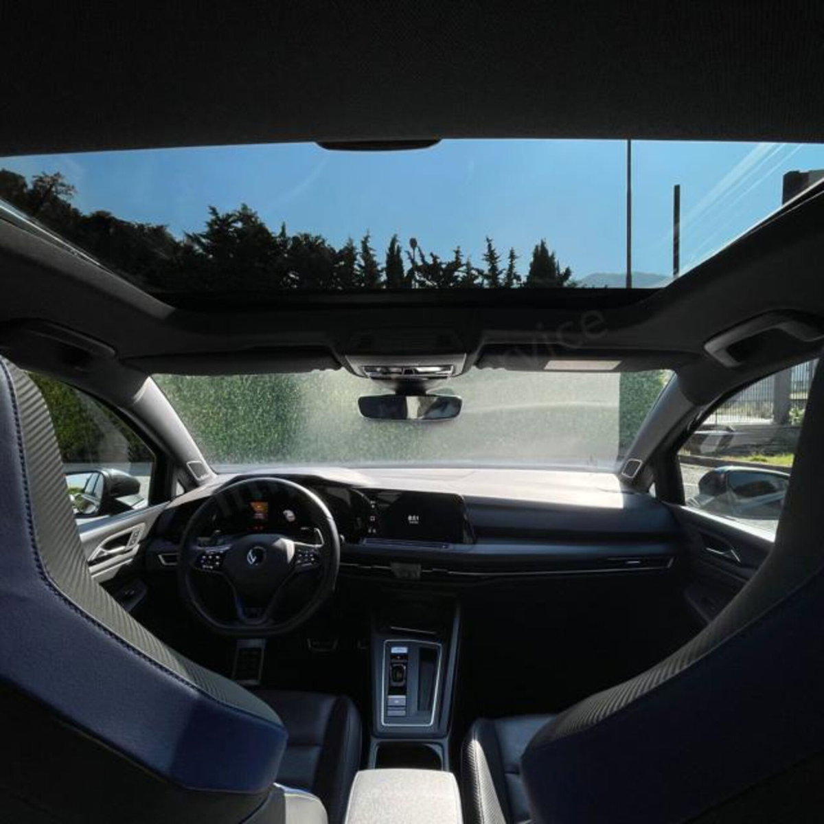 Volkswagen Golf 2.0 TSI R DSG 4Motion (9)