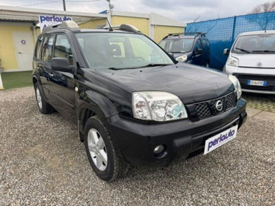 Nissan X-Trail 2.2 dCi Elegance (2)