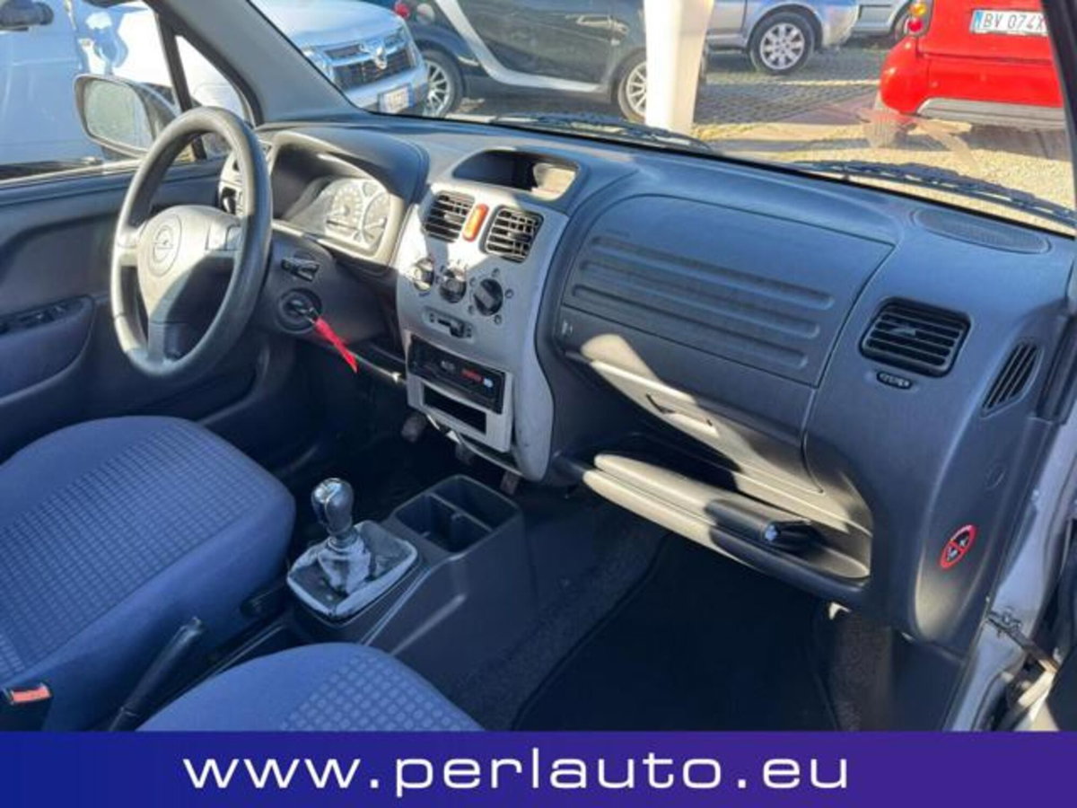 Opel Agila 1.2 16V Club (11)