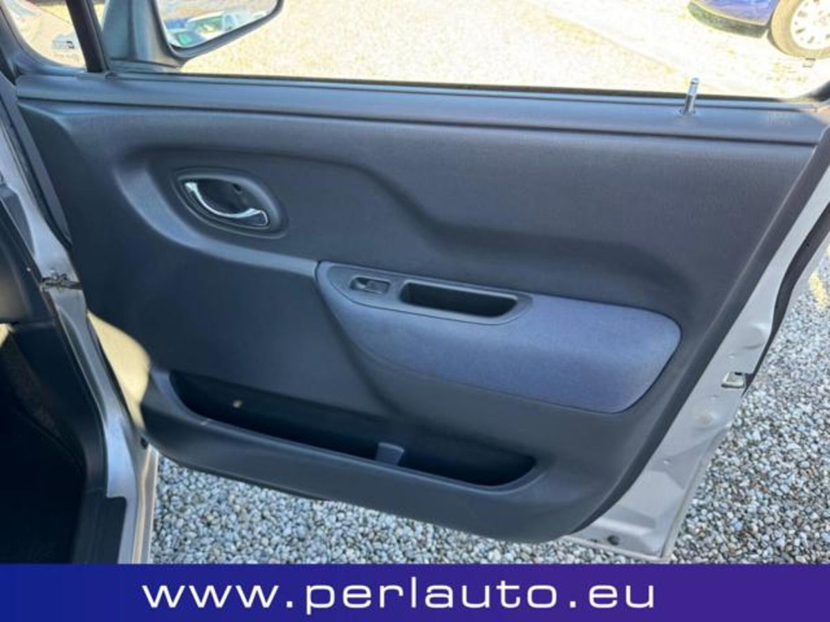 Opel Agila 1.2 16V Club (12)