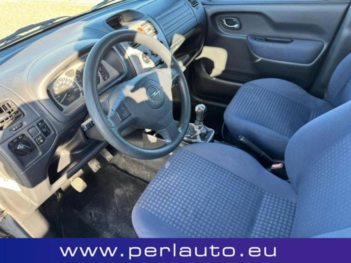 Opel Agila 1.2 16V Club (7)