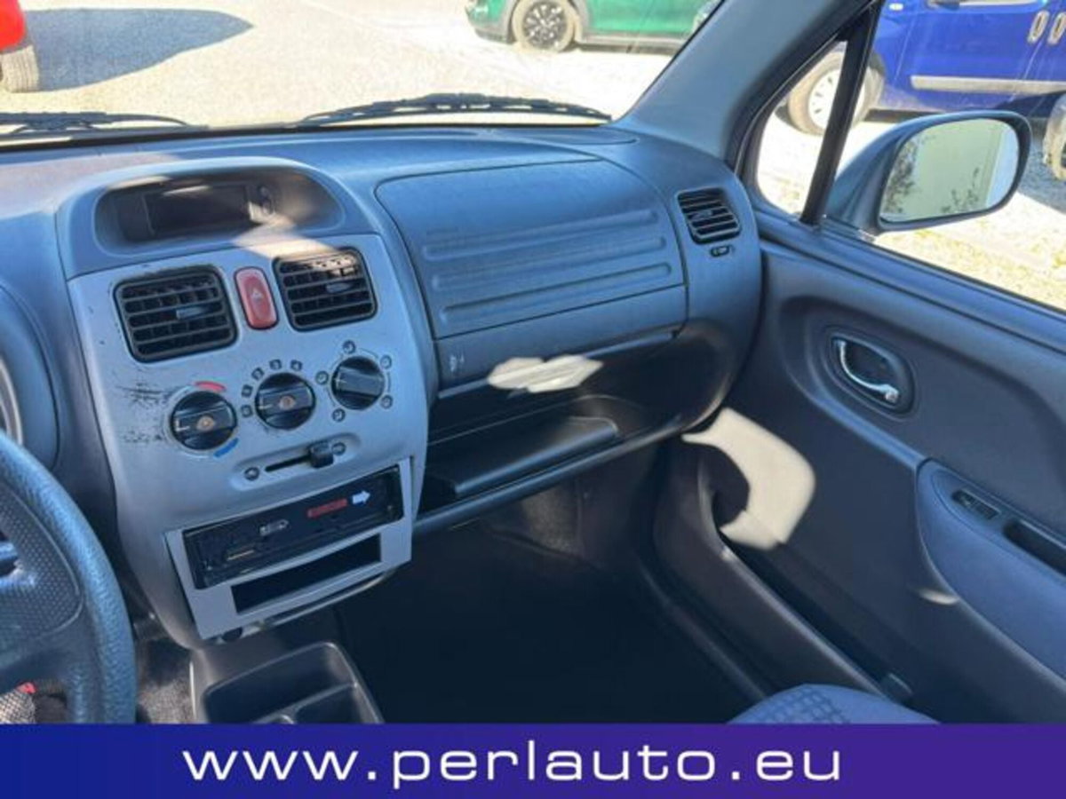 Opel Agila 1.2 16V Club (9)