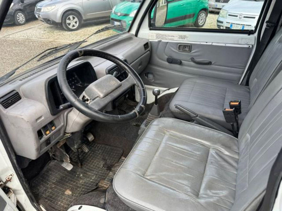 Piaggio Porter Furgone 1.3i 16V cat Blind Van (10)